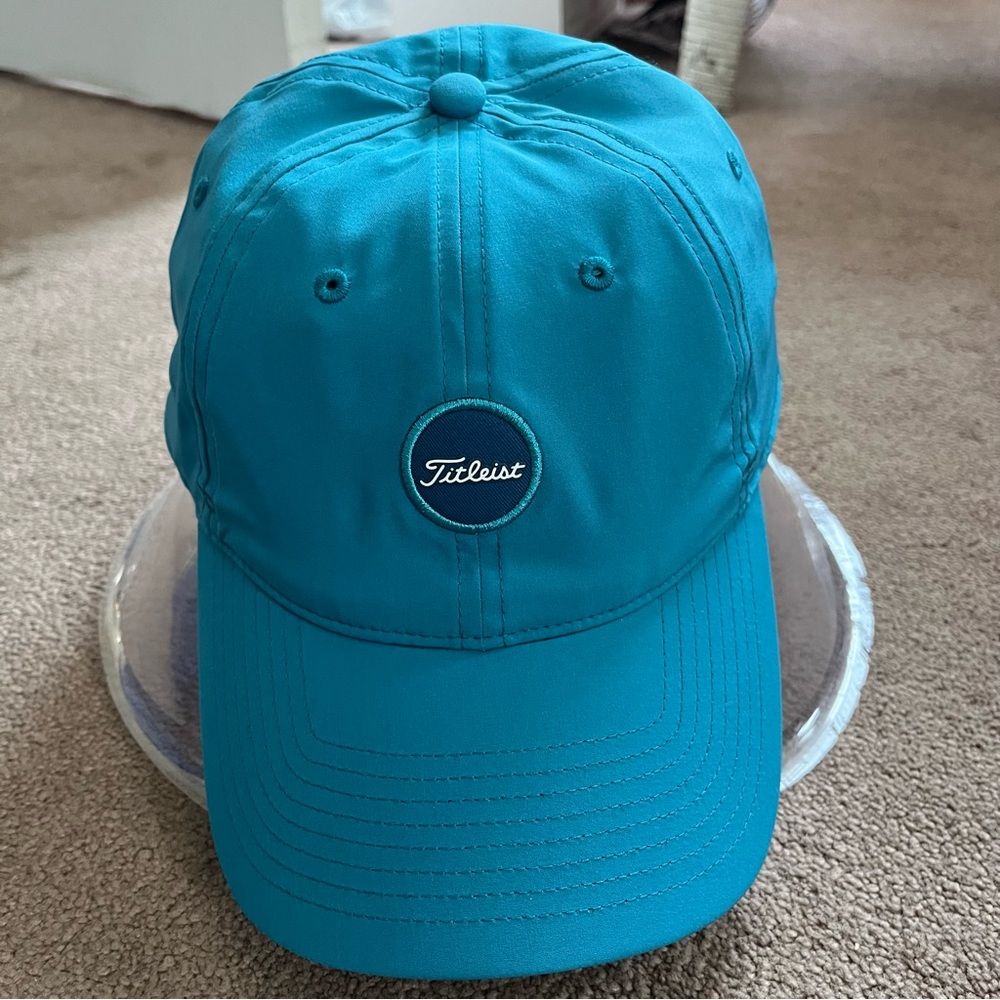 NWT Titleist Women’s Baseball Cap with Adjustable Strap